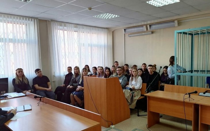 Студенты юридического факультета ОГАУ побывали на настоящем судебном заседании