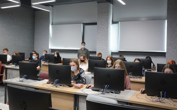 Студенты Алтайского филиала РАНХиГС подтвердили свои знания системы ГАРАНТ