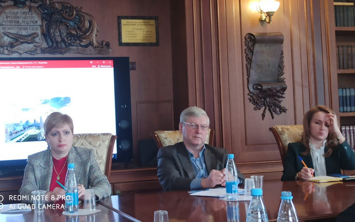 В Профессорском клубе Финансового университете при Правительстве Российской Федерации состоялся круглый стол