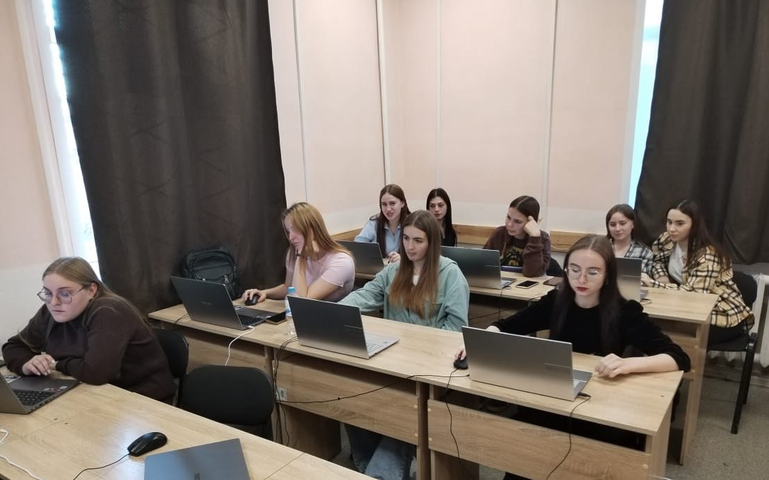 В Алтайском бизнес-колледже прошли семинары по работе с системой ГАРАНТ