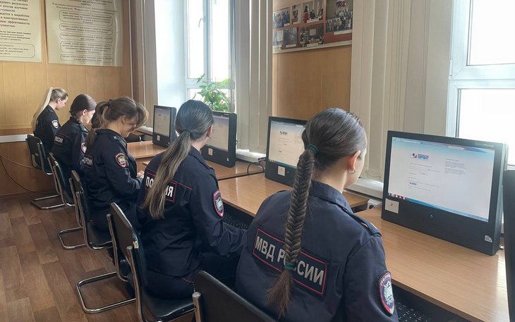 Курсанты Барнаульского юридического института участвуют в «Правовой России»