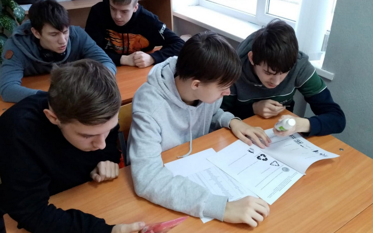 Студенты Новгородского агротехнического техникума приняли участие в деловой игре "Защита прав потребителей"